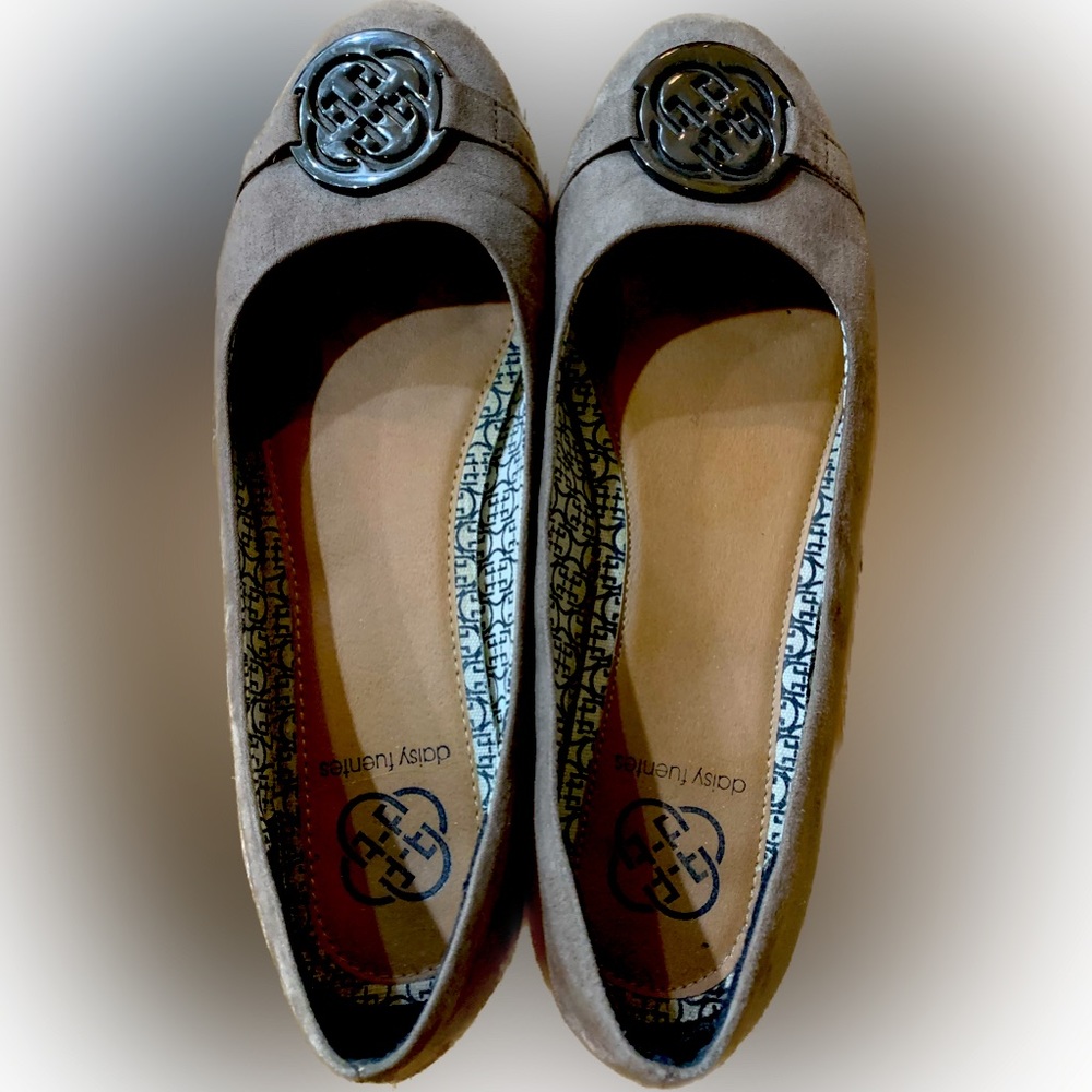 Brand = Daisy Fuentes, Size 9, Color = Brown